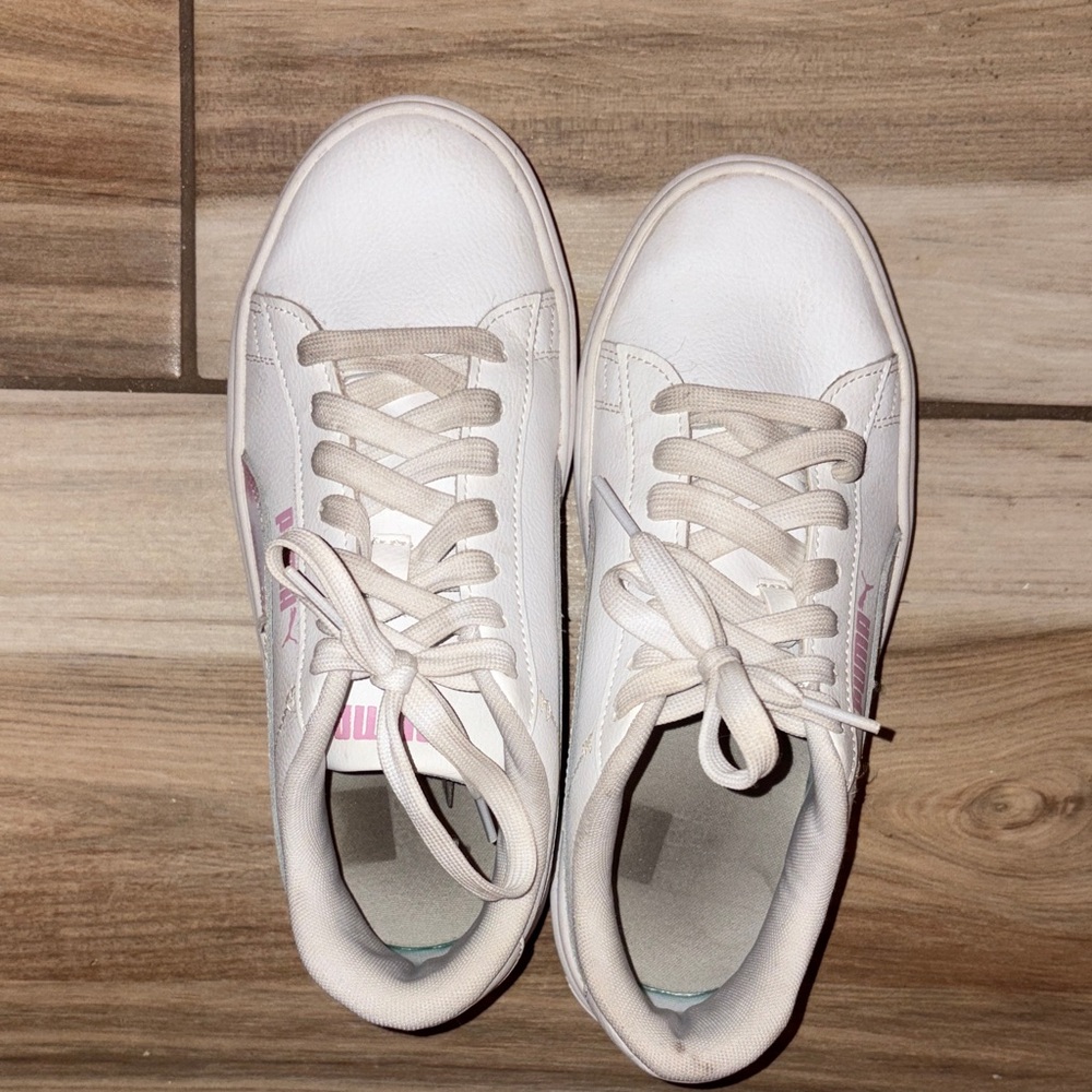 Women's pink & white platform pumas